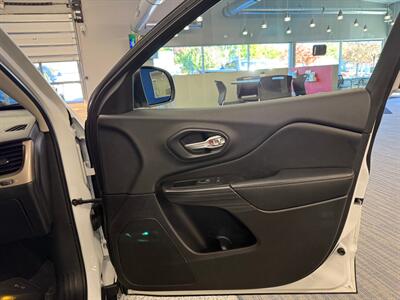 2014 Jeep Cherokee Latitude   - Photo 12 - Grand Rapids, MI 49504