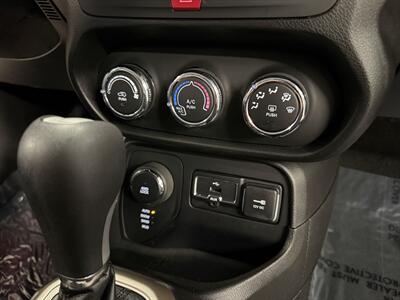 2017 Jeep Renegade Latitude   - Photo 13 - Grand Rapids, MI 49504