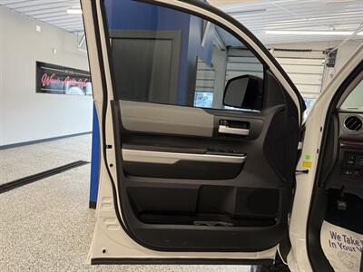 2014 Toyota Tundra Limited   - Photo 24 - Grand Rapids, MI 49504