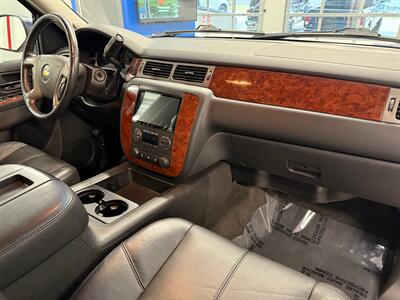 2013 Chevrolet Avalanche LT Black Diamond   - Photo 12 - Grand Rapids, MI 49504