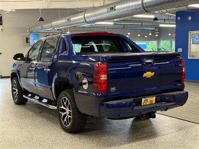 2013 Chevrolet Avalanche LT Black Diamond   - Photo 5 - Grand Rapids, MI 49504