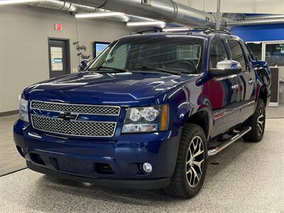 2013 Chevrolet Avalanche LT Black Diamond   - Photo 3 - Grand Rapids, MI 49504