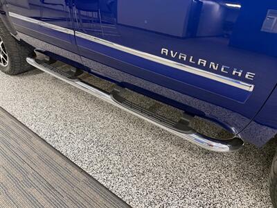 2013 Chevrolet Avalanche LT Black Diamond   - Photo 10 - Grand Rapids, MI 49504