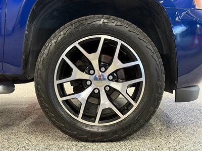 2013 Chevrolet Avalanche LT Black Diamond   - Photo 9 - Grand Rapids, MI 49504