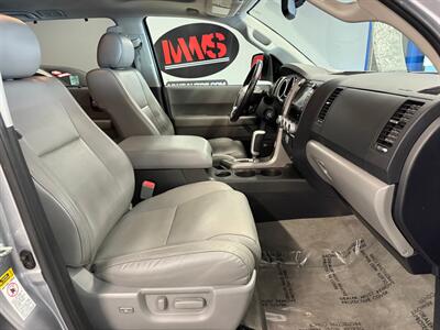 2010 Toyota Sequoia Limited   - Photo 12 - Grand Rapids, MI 49504