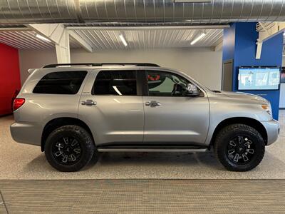 2010 Toyota Sequoia Limited   - Photo 8 - Grand Rapids, MI 49504