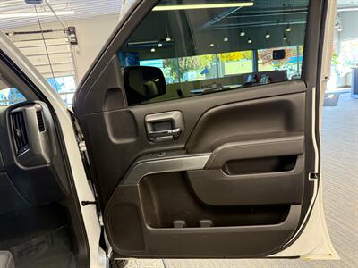 2017 Chevrolet Silverado 1500 LT - Photo 13 - Grand Rapids, MI 49504