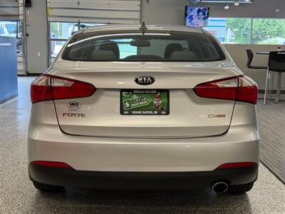 2014 Kia Forte EX   - Photo 6 - Grand Rapids, MI 49504