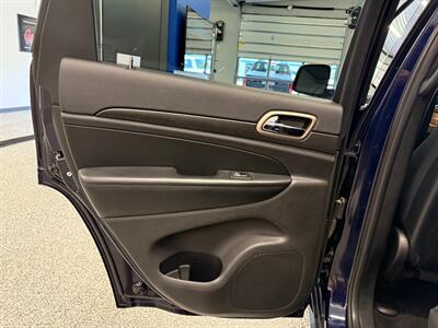 2016 Jeep Grand Cherokee Laredo   - Photo 19 - Grand Rapids, MI 49504