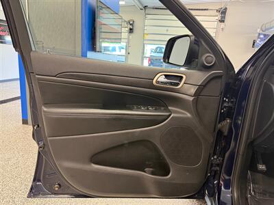 2016 Jeep Grand Cherokee Laredo   - Photo 20 - Grand Rapids, MI 49504