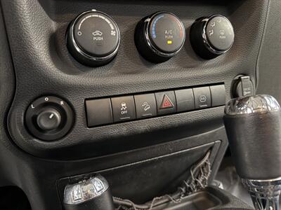 2012 Jeep Wrangler Unlimited Sahara   - Photo 20 - Grand Rapids, MI 49504