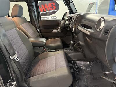 2012 Jeep Wrangler Unlimited Sahara   - Photo 31 - Grand Rapids, MI 49504