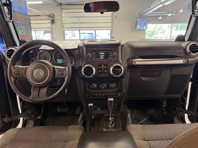 2012 Jeep Wrangler Unlimited Sahara   - Photo 17 - Grand Rapids, MI 49504