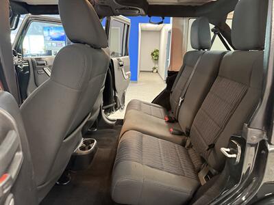 2012 Jeep Wrangler Unlimited Sahara   - Photo 27 - Grand Rapids, MI 49504