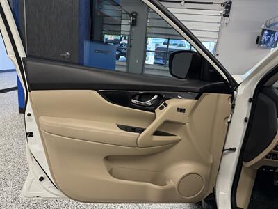 2017 Nissan Rogue SL   - Photo 23 - Grand Rapids, MI 49504