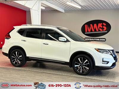 2017 Nissan Rogue SL   - Photo 1 - Grand Rapids, MI 49504
