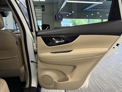 2017 Nissan Rogue SL   - Photo 20 - Grand Rapids, MI 49504
