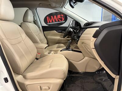 2017 Nissan Rogue SL   - Photo 18 - Grand Rapids, MI 49504