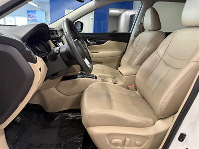 2017 Nissan Rogue SL   - Photo 8 - Grand Rapids, MI 49504