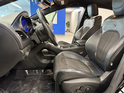 2015 Chrysler 200 S   - Photo 10 - Grand Rapids, MI 49504