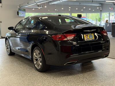 2015 Chrysler 200 S   - Photo 5 - Grand Rapids, MI 49504