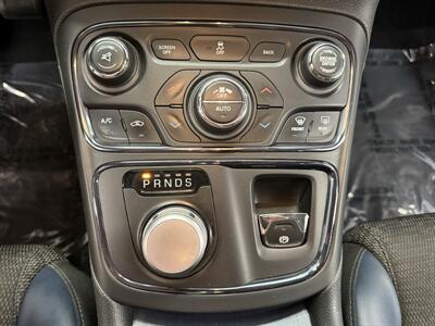 2015 Chrysler 200 S   - Photo 19 - Grand Rapids, MI 49504