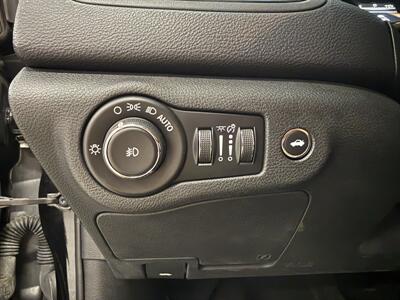 2015 Chrysler 200 S   - Photo 27 - Grand Rapids, MI 49504