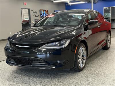 2015 Chrysler 200 S   - Photo 3 - Grand Rapids, MI 49504