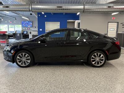 2015 Chrysler 200 S   - Photo 4 - Grand Rapids, MI 49504