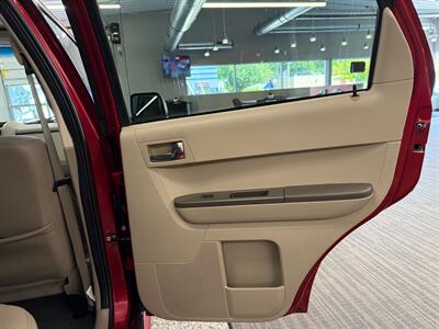2008 Mercury Mariner V6   - Photo 15 - Grand Rapids, MI 49504