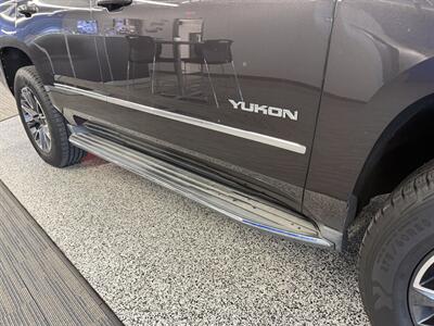 2015 GMC Yukon SLT - Photo 11 - Grand Rapids, MI 49504