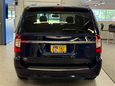 2013 Chrysler Town and Country Touring-L   - Photo 6 - Grand Rapids, MI 49504