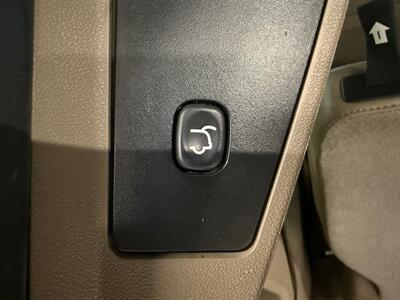 2013 Chrysler Town and Country Touring-L   - Photo 16 - Grand Rapids, MI 49504