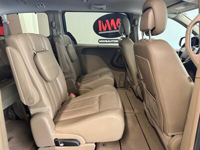 2013 Chrysler Town and Country Touring-L   - Photo 13 - Grand Rapids, MI 49504