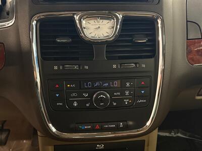 2013 Chrysler Town and Country Touring-L   - Photo 24 - Grand Rapids, MI 49504