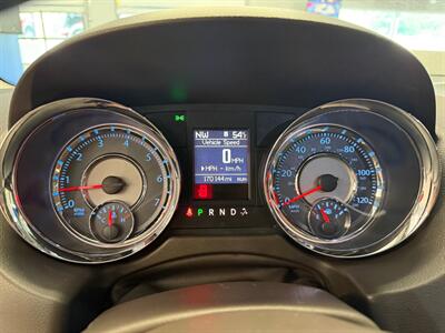 2013 Chrysler Town and Country Touring-L   - Photo 27 - Grand Rapids, MI 49504