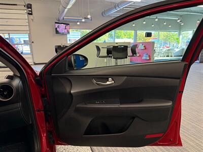 2020 Kia Forte LXS   - Photo 11 - Grand Rapids, MI 49504