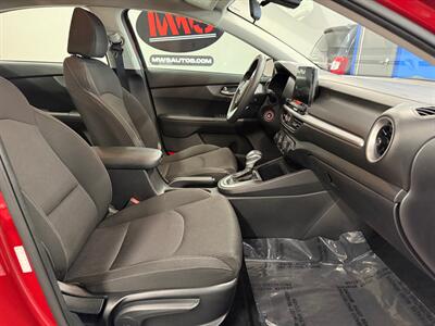 2020 Kia Forte LXS   - Photo 12 - Grand Rapids, MI 49504