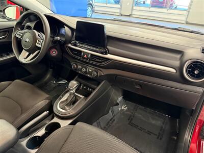 2020 Kia Forte LXS   - Photo 10 - Grand Rapids, MI 49504