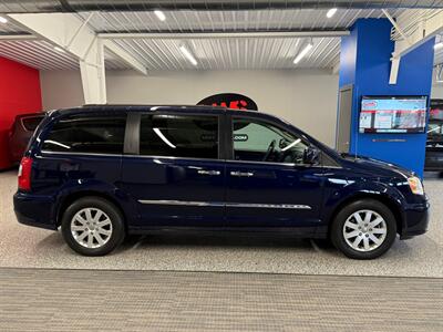 2014 Chrysler Town and Country Touring   - Photo 8 - Grand Rapids, MI 49504