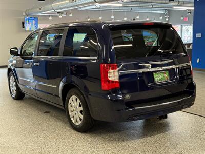 2014 Chrysler Town and Country Touring   - Photo 5 - Grand Rapids, MI 49504