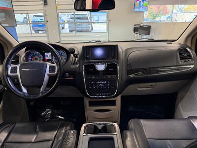 2014 Chrysler Town and Country Touring   - Photo 28 - Grand Rapids, MI 49504