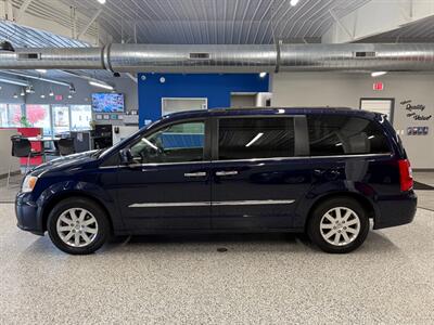 2014 Chrysler Town and Country Touring   - Photo 4 - Grand Rapids, MI 49504