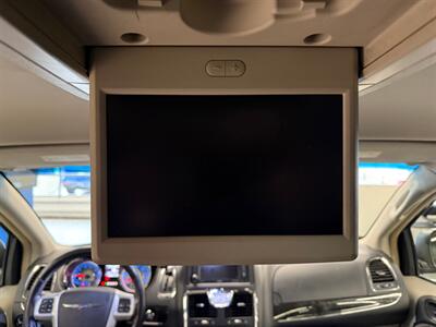 2014 Chrysler Town and Country Touring   - Photo 27 - Grand Rapids, MI 49504