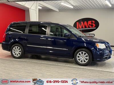 2014 Chrysler Town and Country Touring   - Photo 1 - Grand Rapids, MI 49504
