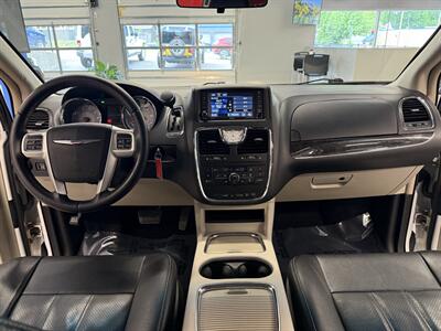 2016 Chrysler Town and Country Touring-L - Photo 30 - Grand Rapids, MI 49504
