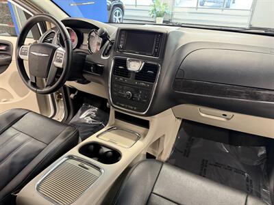 2016 Chrysler Town and Country Touring-L - Photo 22 - Grand Rapids, MI 49504