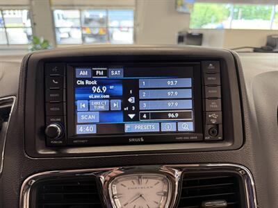 2016 Chrysler Town and Country Touring-L - Photo 24 - Grand Rapids, MI 49504