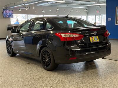 2014 Ford Focus Titanium - Photo 5 - Grand Rapids, MI 49504