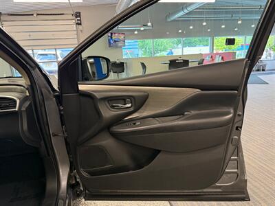2017 Nissan Murano SV   - Photo 18 - Grand Rapids, MI 49504